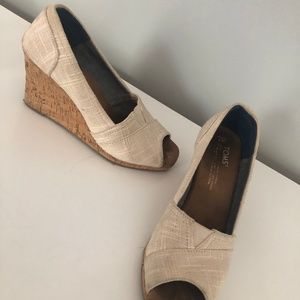 Toms Wedges, Size 7W, Irovy